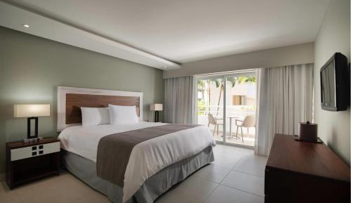 King Room with Garden View - Adults Only/Non-Smoking