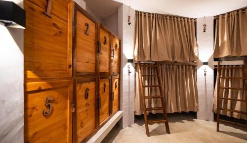 Bed in 8-Bed Mixed Dormitory Room