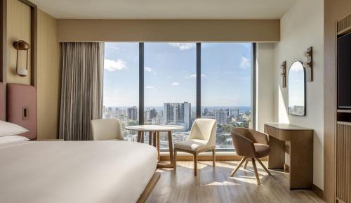 Deluxe King Room City View High Floor