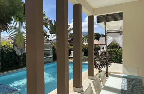 Costambar Villa | Romantic Caribbean villa just minutes from the beach