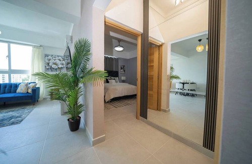 La Julia Apartment | Majestic & Spacious1b Downton Gym Pool
