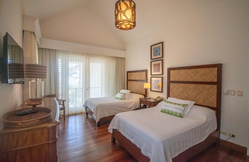 Punta Cana Villa | Ocean Front Luxury Villa in Golf and Beach Resort