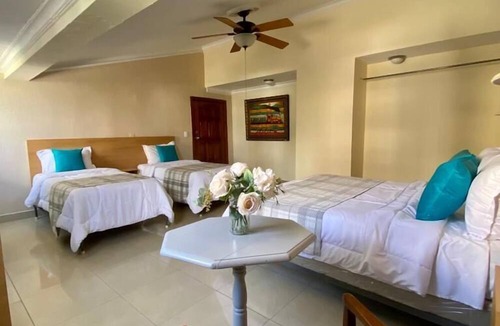 Santo Domingo Hostel | BOTANIC GARDEN HOSTAL