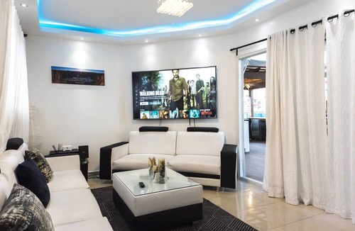 Santo Domingo Apartment | 8BR Penthouse Jacuzzi, Pool Table & Terrace