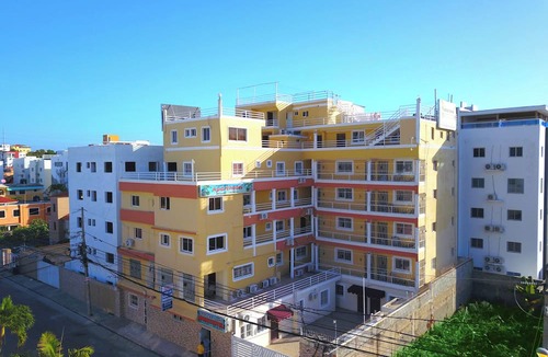 Corales del Sur House | Beautiful Spacious Room Terrace Close to Sirena San Isidro Las Americas Airport