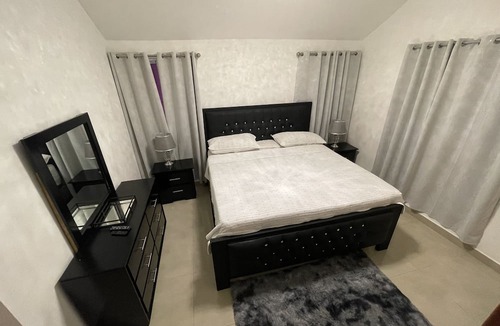 Moca Apartment | Apartamento 3 habitaciones, AC, Netflix, wifi.