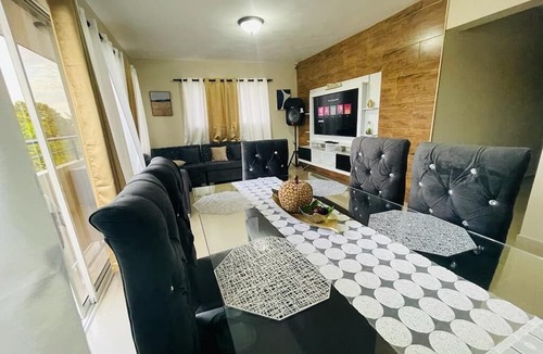 San Francisco de Macoris Condo | Condo 3 Bd Apt, Internet,2 Parqueo,lavadora,ac