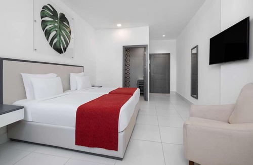 San Anton Hotel | Gran Hotel Europa Santo Domingo, Trademark by Wyndham