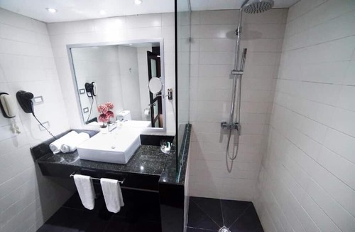 El Callejon Hotel | Hotel Niza Garden Suites