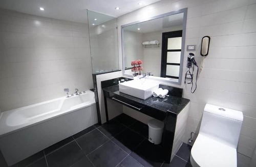 El Callejon Hotel | Hotel Niza Garden Suites