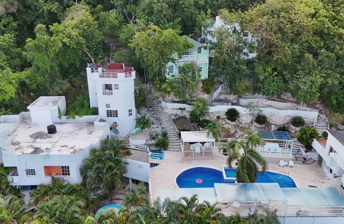 Juan Esteban Hotel | DAYMOND BLUE TROPICAL LODGE