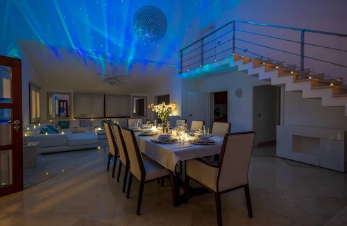 Bavaro Villa | Beachfront 8BR Villa with Pool & Maid