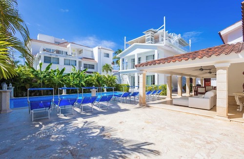 Bavaro Villa | Beachfront 8BR Villa with Pool & Maid