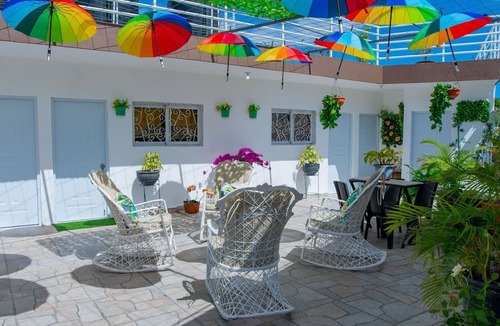 Los Maestros House | Royal Terrace I (Queen)