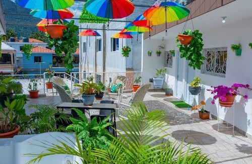 Los Maestros House | Royal Terrace I (Queen)