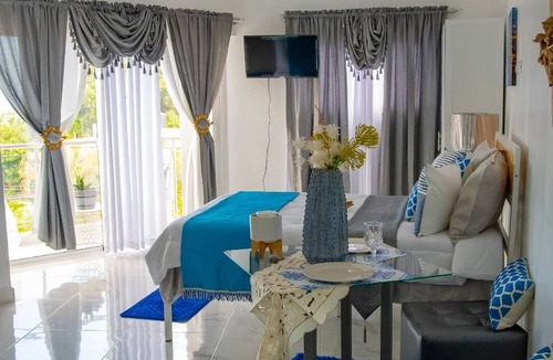 Los Maestros Apartment | ROYAL TERRACE DUKE V