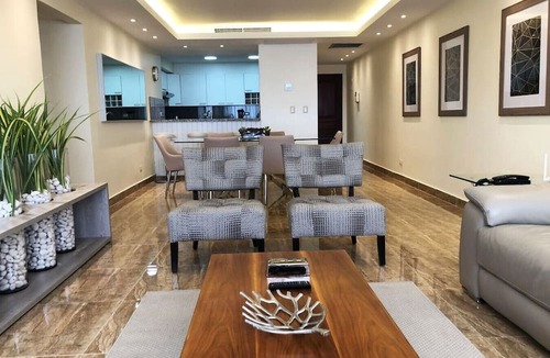 La Arboleda Condo | Lovely Apartment in the Heart of the City: Renovated, Stylish Decor