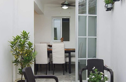 San Anton House | Lovely 3BR House at a Colonial Zone Park