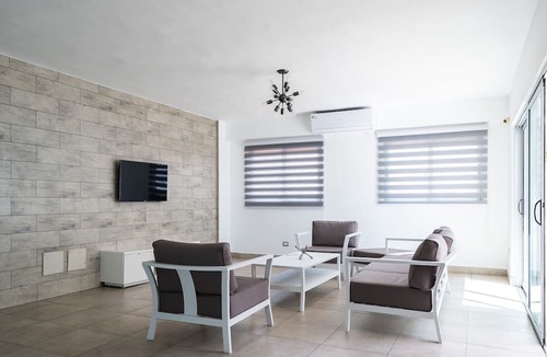 Downtown Santo Domingo Condo | KingBed-BestLocation-WiFi-Gym-CityView-YellowKey*
