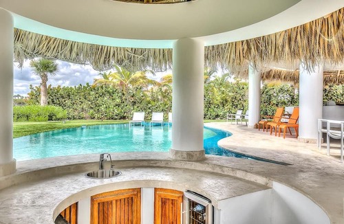 Punta Cana Villa | Paradise at Cayuco, Villa with 6 Bdrs - Pool & Jacuzzi