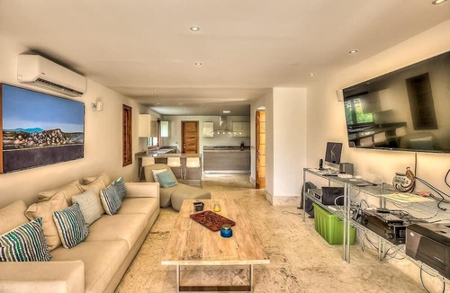 Punta Cana Villa | Paradise at Cayuco, Villa with 6 Bdrs - Pool & Jacuzzi