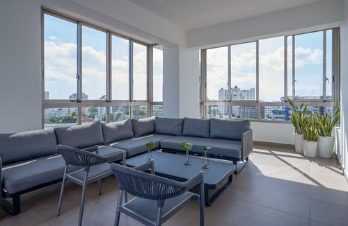 La Julia Apartment | Brilliant Harmony Apt 7th FLR Pool*Gym in La Julia