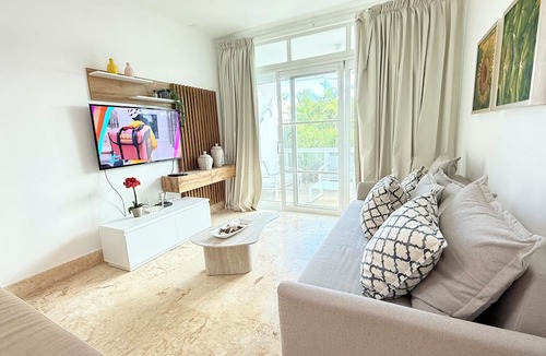 El Soco House | MAGNIFIQUE BEACHWALK CONDO IN NUEVA ROMANA RESORT