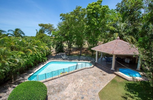 Juan Dolio Villa | Huge 8BR Villa| Pool|HeatedJacuzzi| BBQ|DailyMaid