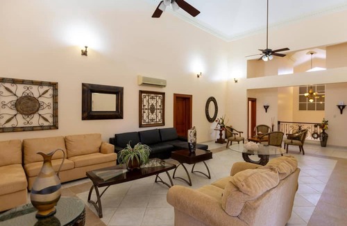 Juan Dolio Villa | Huge 8BR Villa| Pool|HeatedJacuzzi| BBQ|DailyMaid