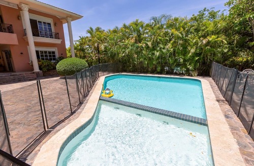 Juan Dolio Villa | Huge 8BR Villa| Pool|HeatedJacuzzi| BBQ|DailyMaid