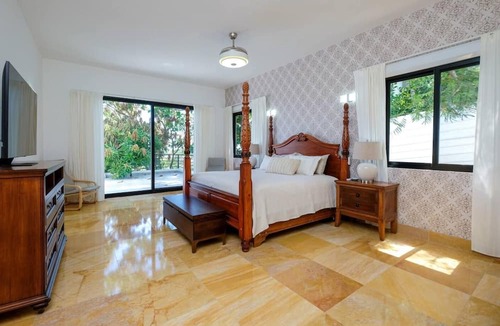 La Iglesia Villa | ®{Beach & Mountain Villa}@Terrenas+Pool+BBQ+6BR