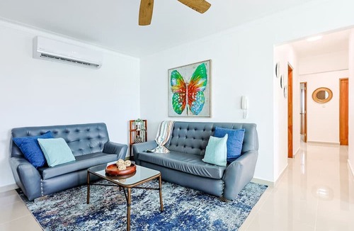 Santo Domingo Apartment | Elegant Sea View 3BD Apt, King Bed, Full AC, Pool.
