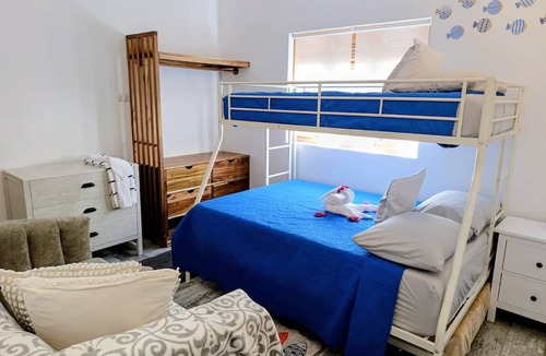 La Ceiba Villa | Villa Valentina - New 5BR 8 Beds - Pool - 9min Walk to Beach