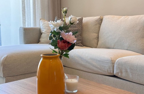 Serralles Condo | Modern2BR| GYM, Jacuzzi + WIFI| Agora-Yellowkey