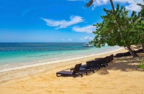Portillo Condo | 3BR~Beach~ Escape @Terrenas+Pool +Family+Balcones