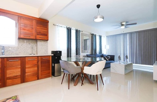 San Cristobal Apartment | STUNNING 2-BR 2-BATH APT W/AC GARAGE & ROOF TOP