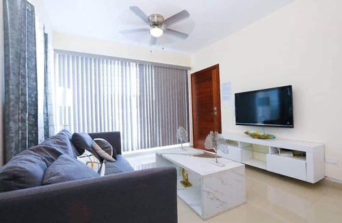 San Cristobal Apartment | STUNNING 2-BR 2-BATH APT W/AC GARAGE & ROOF TOP