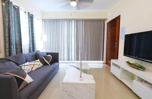 San Cristobal Apartment | STUNNING 2-BR 2-BATH APT W/AC GARAGE & ROOF TOP