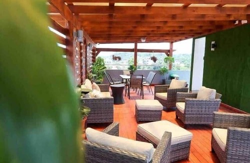 San Cristobal Apartment | Beautiful 2Bd/2bath apt W. AC, Garage & roof top