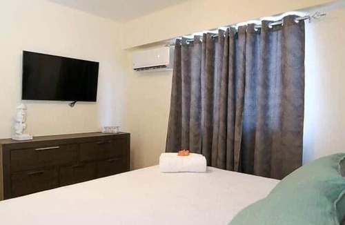 San Cristobal Apartment | Beautiful 2Bd/2bath apt W. AC, Garage & roof top