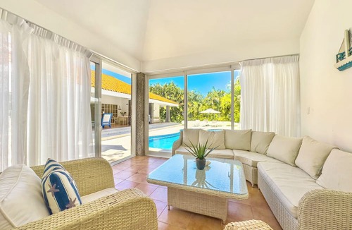 Juan Dolio Villa | Marvelous 5-bedroom villa with AC in Juan Dolio