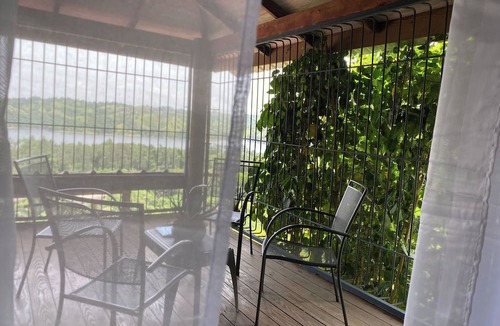 Yaque Arriba Bed & Breakfast | Villas Del Lago Resort – Family Suite | Upper Floor