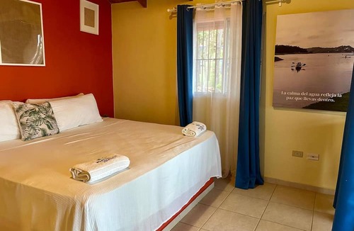 Yaque Arriba Bed & Breakfast | Villas Del Lago Resort – King Room | Upper Floor