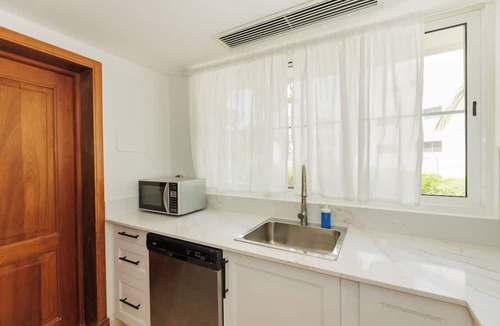 El Cortecito Condo | Playa Turquesa E-202 Premier Beachfront Ocean View 100mbps Wifi