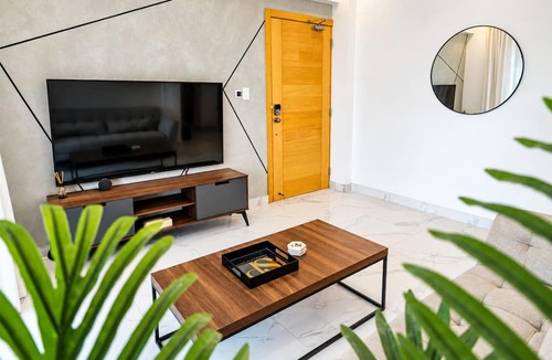 Prado Oriental Apartment | The Duo by Suarez Properties | Jacuzzi & BBQ