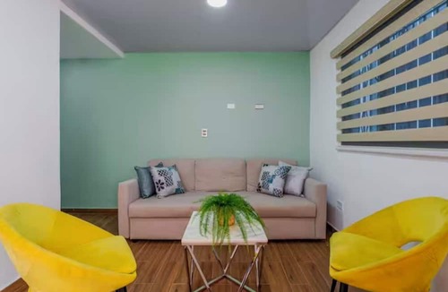 Miramar Villa | Radiant Roomy 5 Br Home with pool and parking