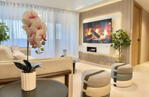 Viejo Arroyo Hondo Apartment | Stylish Upscale Condo, Amazing Terrace with Pool, Great City Views, Near All
