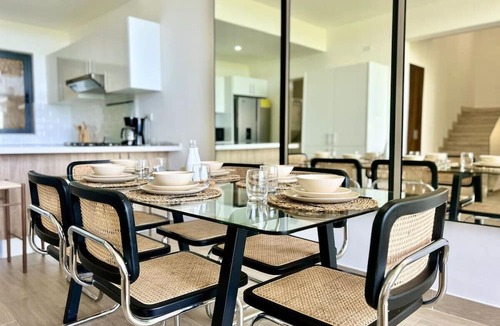 La Ceiba Apartment | ALL NEW Modern Loft with Dreamy Ocean View