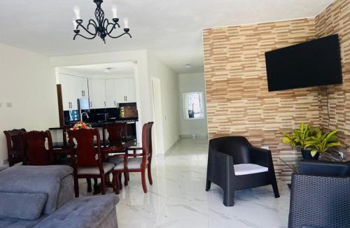 Constanza Villa | VillaAinhoa