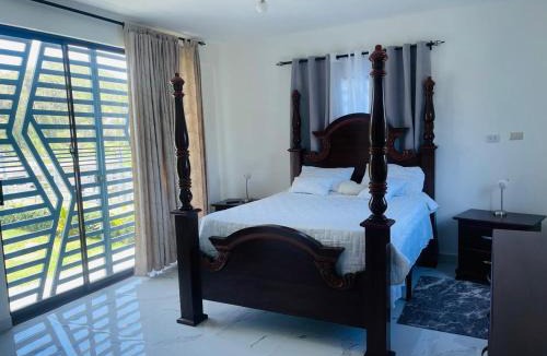 Constanza Villa | VillaAinhoa